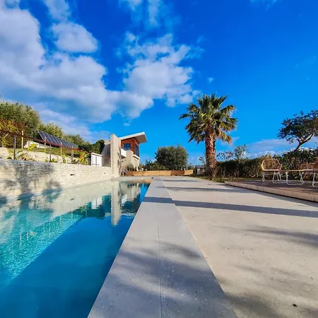 아파트 Luxury With Private Pool By Host Hero 시비타노바 마르셰