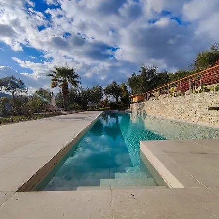 Luxury With Private Pool Apartment